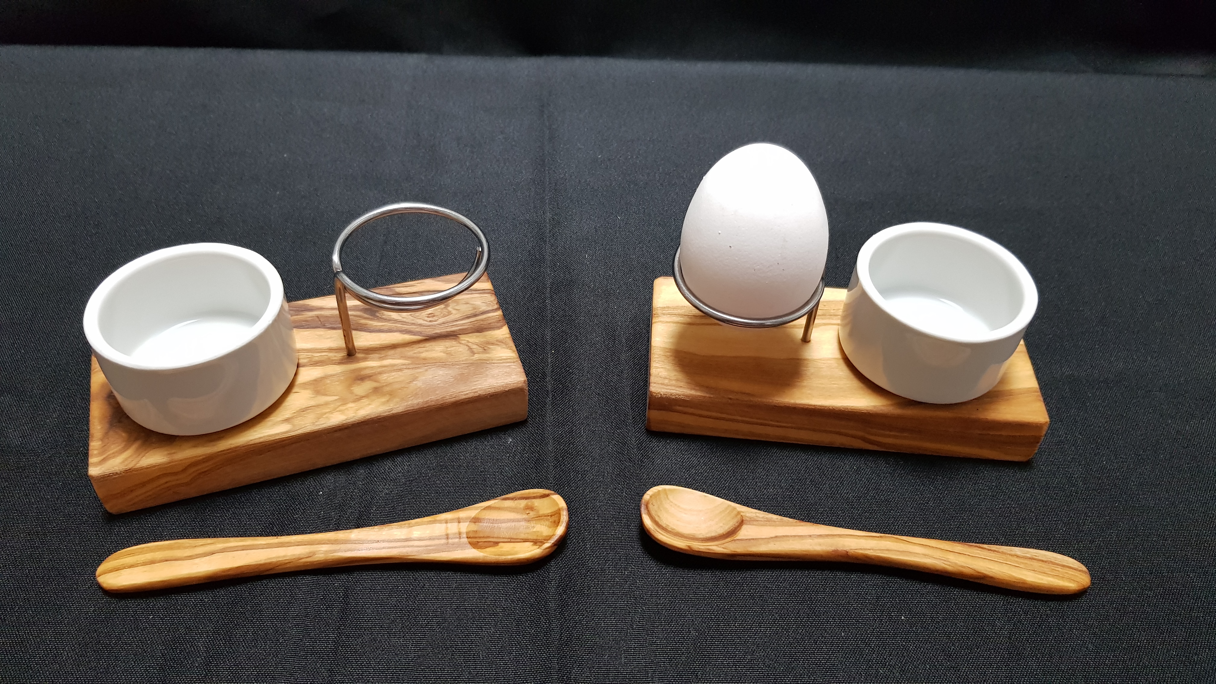 Eierbecher Design mit Löffel