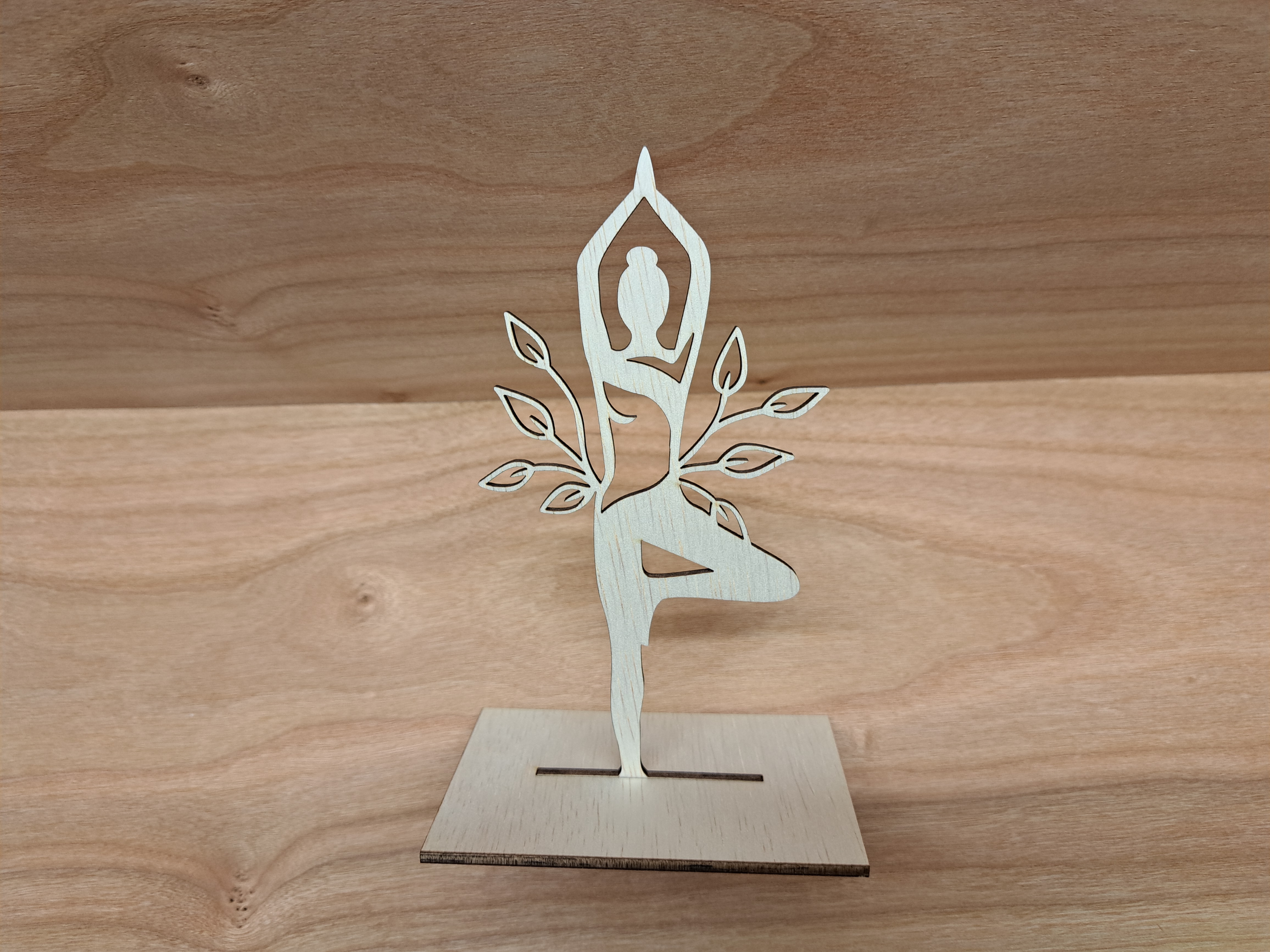 20240901_214937 Yoga Figur